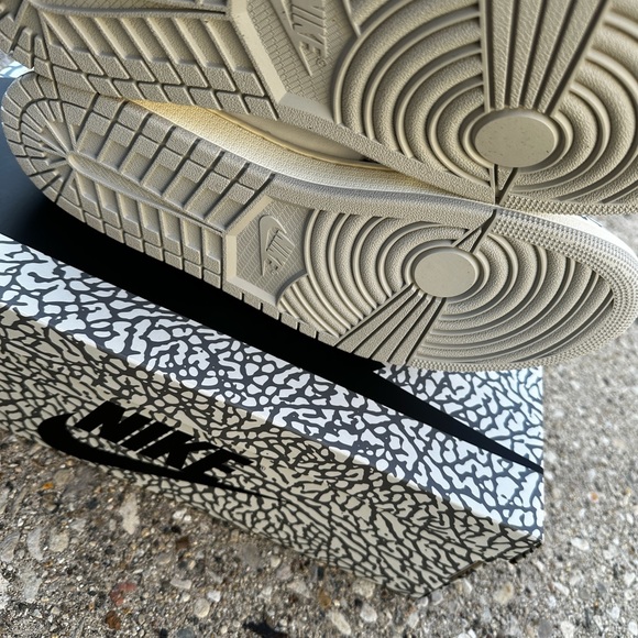 Air Jordan 1 Retro OG High Cement Elephant Print DZ5485-052 Men's - Picture 11 of 16